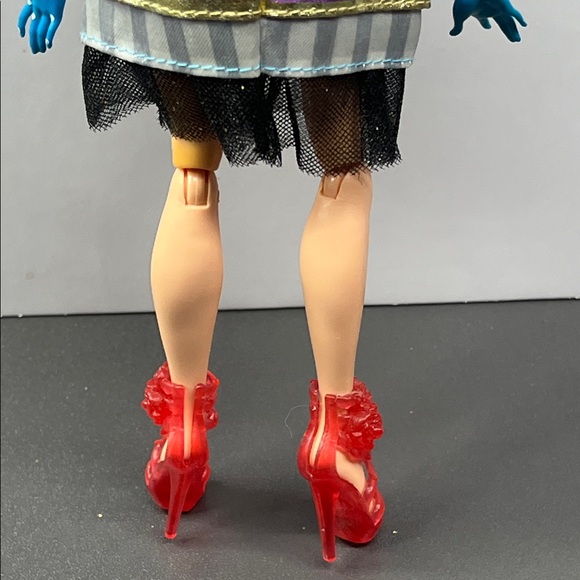 Ever After High Madeline Hatter First Chapter - Picture 13 of 15